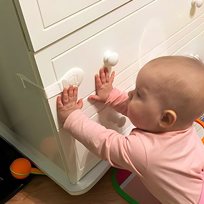 Bloque porte bebe Protection universelle: Compatible avec placards, tiroirs, armoires et portes de différentes tailles