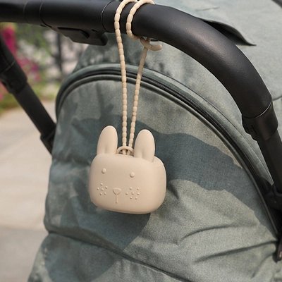 Boite a tetine​ Forme ludique en lapin: Design mignon avec oreilles en relief qui stimule l'attention du bébé et facilite la préhension