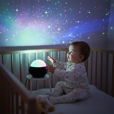 Veilleuse projection Thèmes astronomiques variés: galaxies colorées, nébuleuses, aurores boréales et ciel étoilé pour émerveiller l'enfant